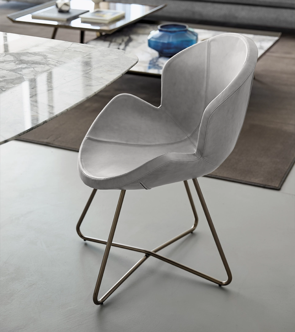 arketipo-sedie-victoria-stuhl-leder-metallschale-elegant image 2