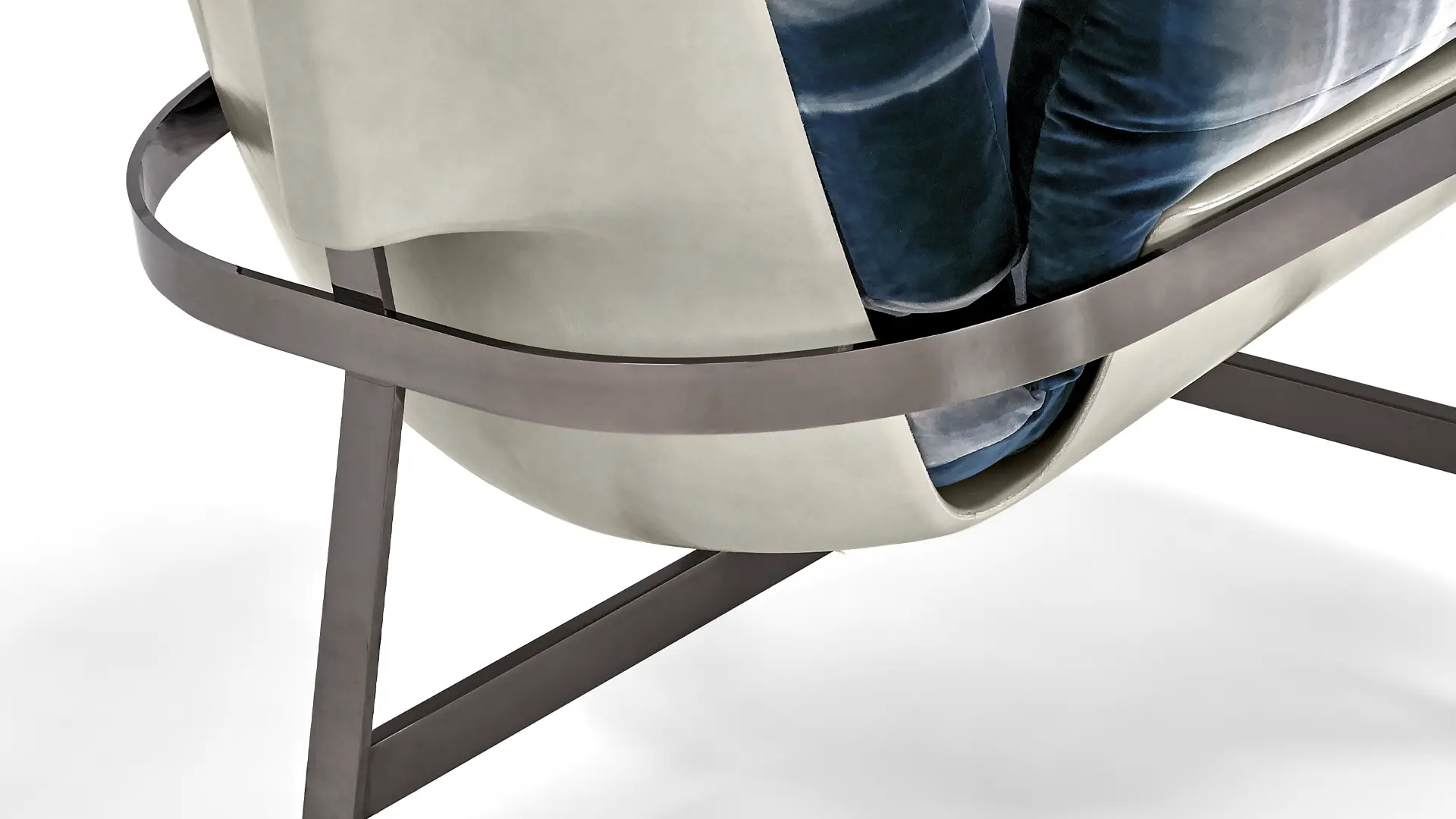 arketipo-titanio-couchtisch-metall-design image 6