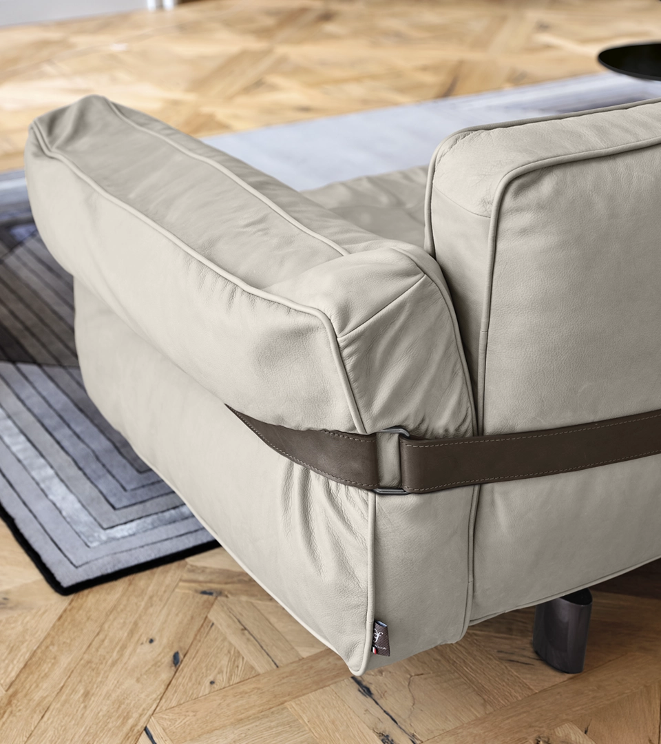 arketipo-close-to-me-sofa-stoff-ledergurt-gem-tlich image 6