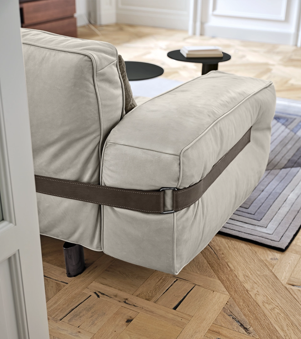 arketipo-close-to-me-sofa-stoff-ledergurt-gem-tlich image 5
