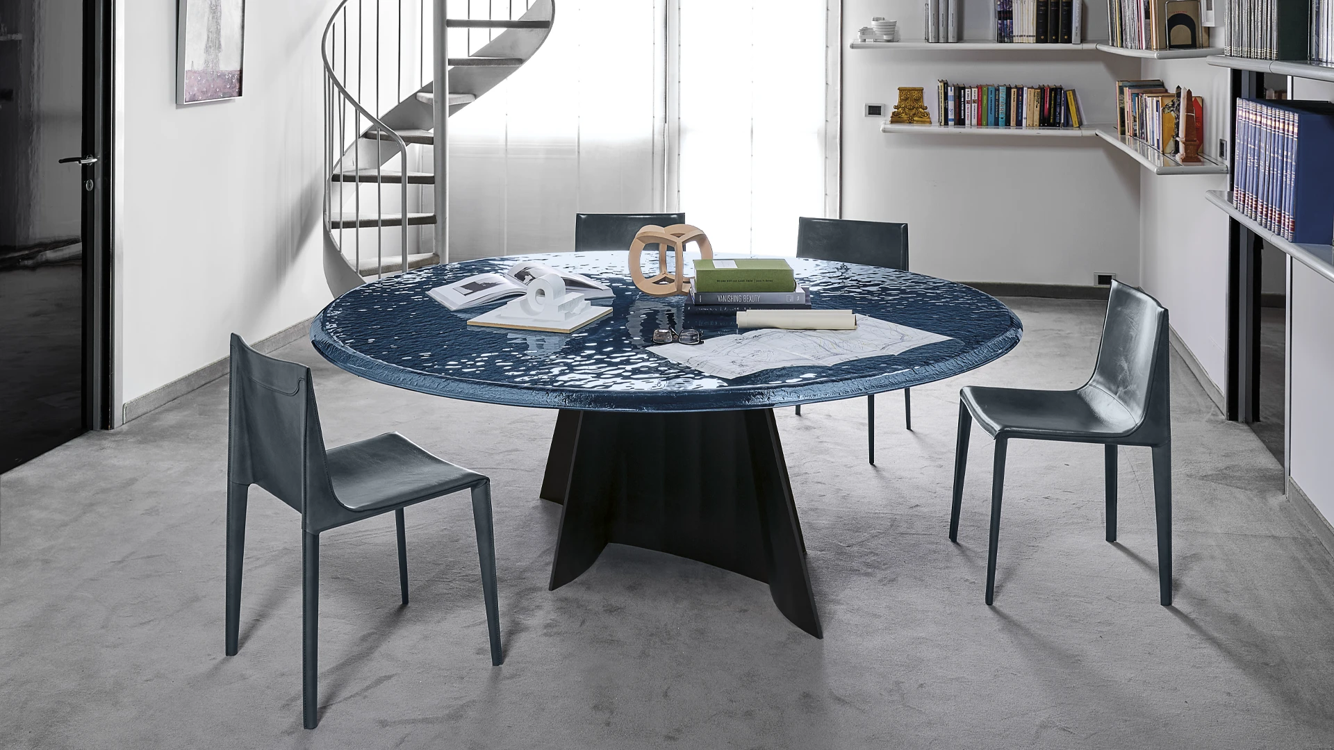 arketipo-tavoli-avalon-esstisch-glas-pacific-blue image 2